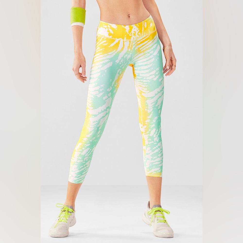 Fabletics Mid-Rise Salar Printed PowerLite Capri Leggings